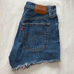 LEVIS 501 JEAN SHORTS| SIZE W26